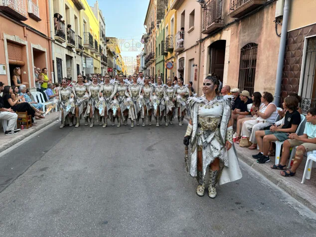 El Verger se rinde al esplendor de las filaes en la entrada de Moros y Cristianos 2025 42 desfile de moros y cristianos del verger 2025 39