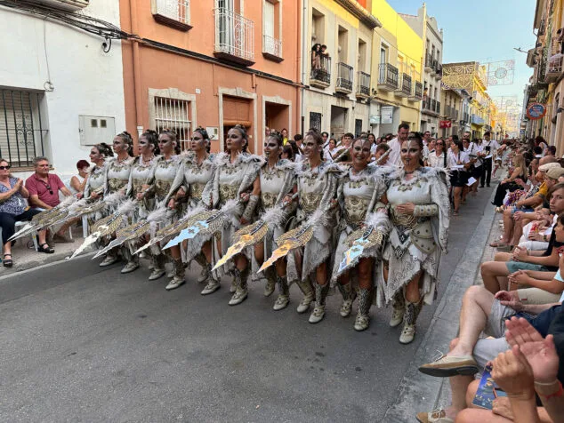 El Verger se rinde al esplendor de las filaes en la entrada de Moros y Cristianos 2025 43 desfile de moros y cristianos del verger 2025 40