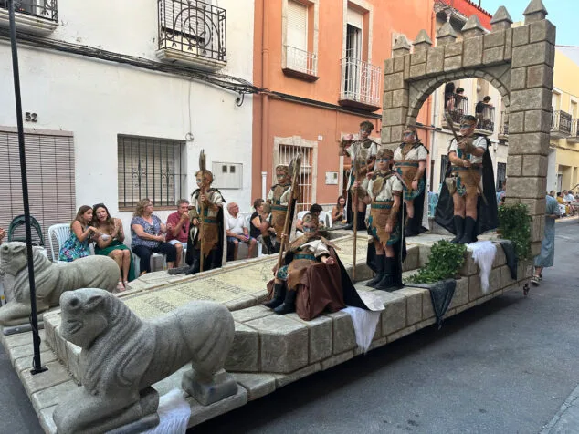 El Verger se rinde al esplendor de las filaes en la entrada de Moros y Cristianos 2025 83 desfile de moros y cristianos del verger 2025 80