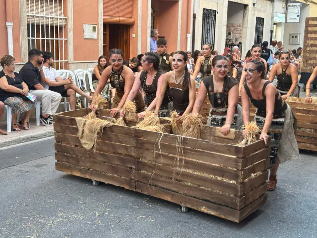 El Verger se rinde al esplendor de las filaes en la entrada de Moros y Cristianos 2025 90 desfile de moros y cristianos del verger 2025 87