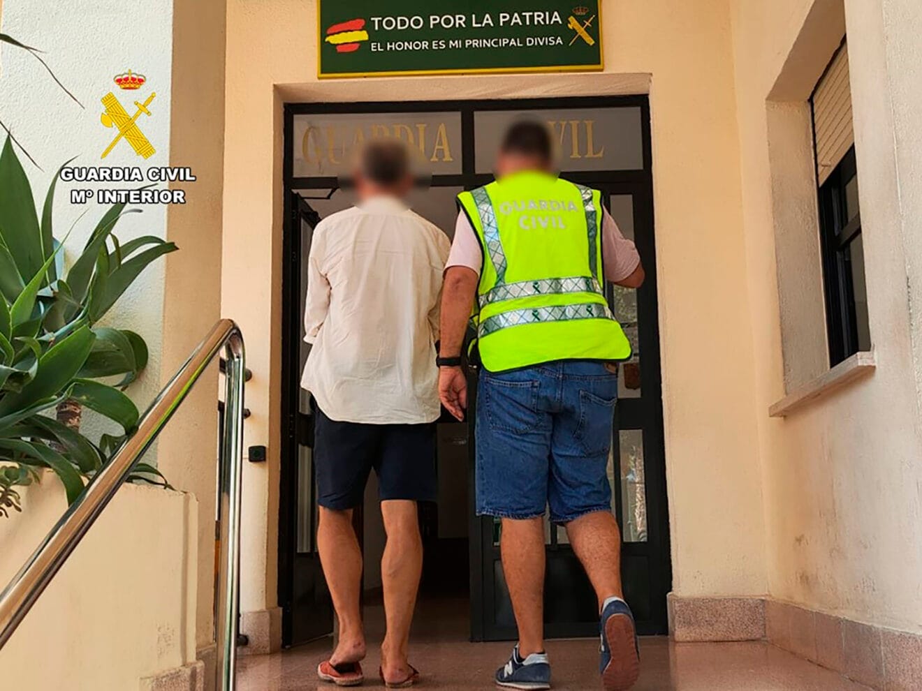 Detenido en Calp acusado de robar una treintena de matrículas