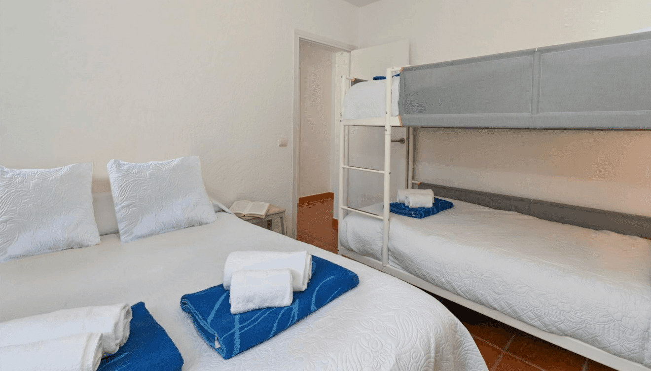 Dormitorio práctico para familias y grupos
