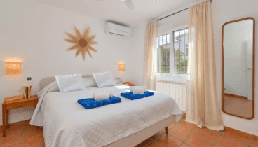 Dormitorio principal con encanto y gran comodidad