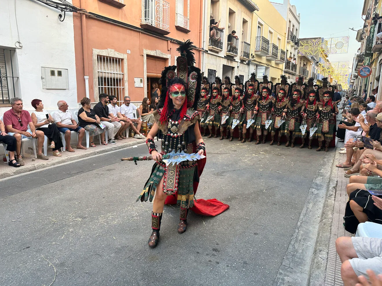 Escuadra de mujeres de la Capitanía Guerrers de la Creu del Verger este 2025