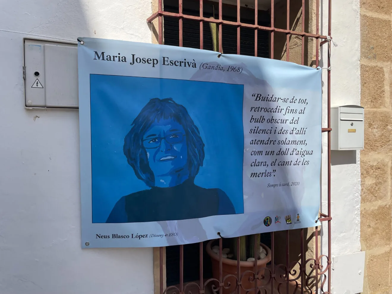 Exposición 'Elles- constel·lació poètica' en Benitatxell 01