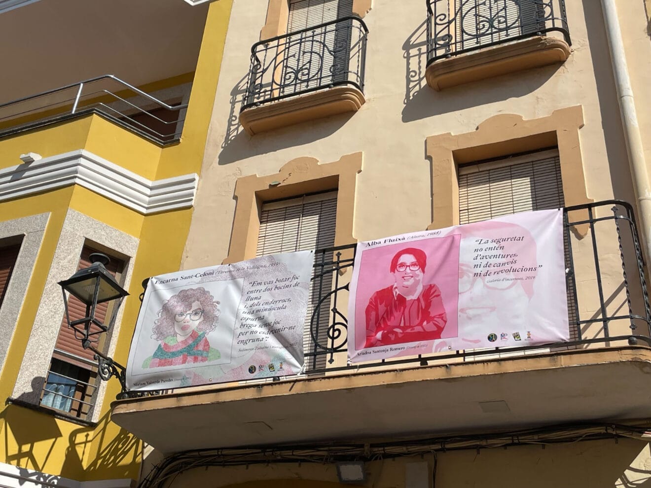 Exposición 'Elles- constel·lació poètica' en Benitatxell 11