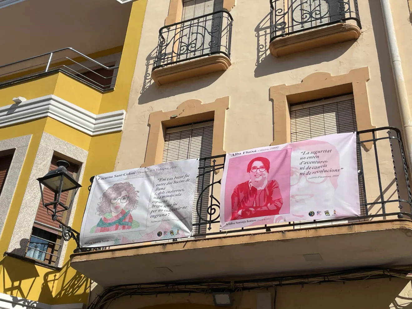 Exposición 'Elles- constel·lació poètica' en Benitatxell 11