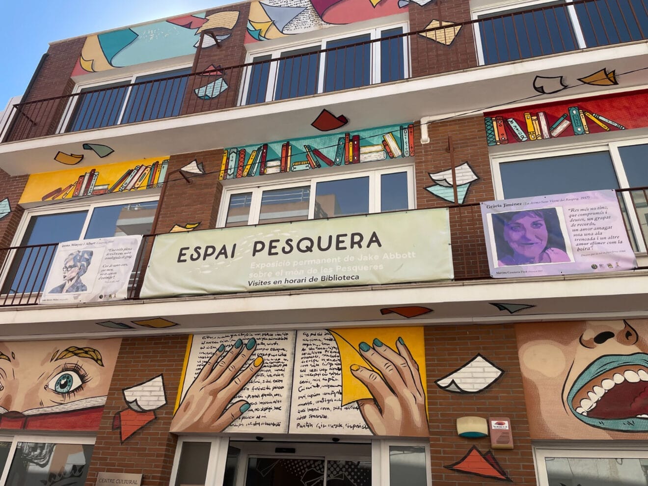 Exposición 'Elles- constel·lació poètica' en Benitatxell 18
