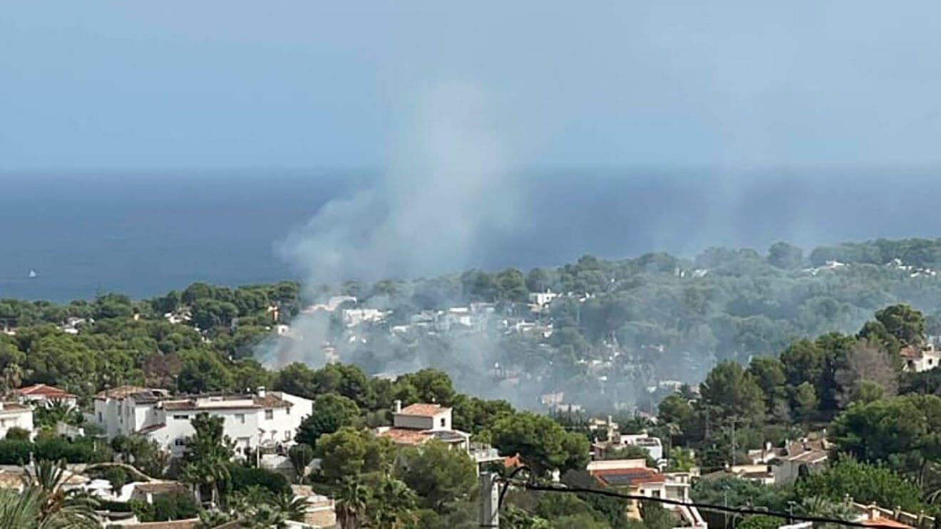 Humo del incendio en Teulada - Imagen de Udo-David Zimmermann