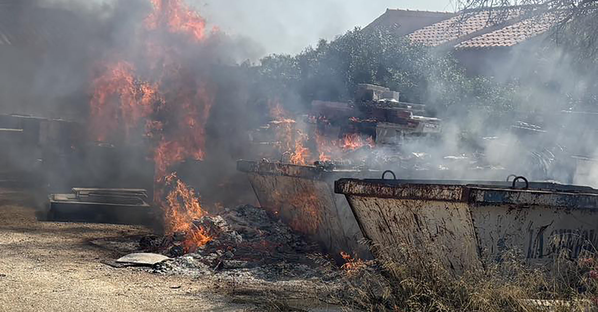 incendio en un acopio de materiales de benitatxell policia local de