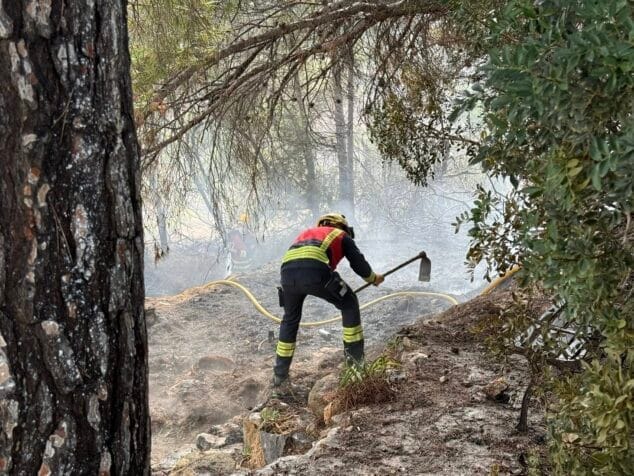 labores de los bomberos en teulada