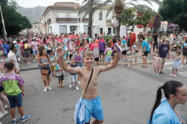 Parade der Quintades de Beniarbeig im Jahr 2025 08