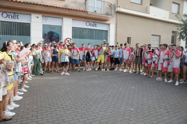 El Dia de Quintades llena de color y fiesta las calles de Beniarbeig 45 pasacalle de quintades de beniarbeig este 2025 43
