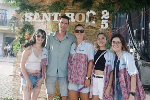 El Dia de Quintades llena de color y fiesta las calles de Beniarbeig 49 pasacalle de quintades de beniarbeig este 2025 47
