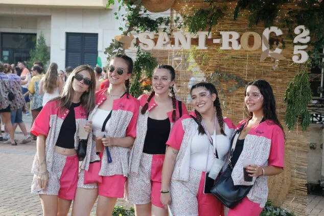 El Dia de Quintades llena de color y fiesta las calles de Beniarbeig 58 pasacalle de quintades de beniarbeig este 2025 57