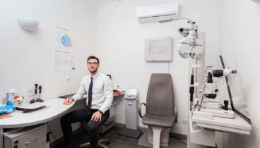 Umfassende Augenuntersuchung mit Präzisionsdiagnose bei Seepoint Opticians