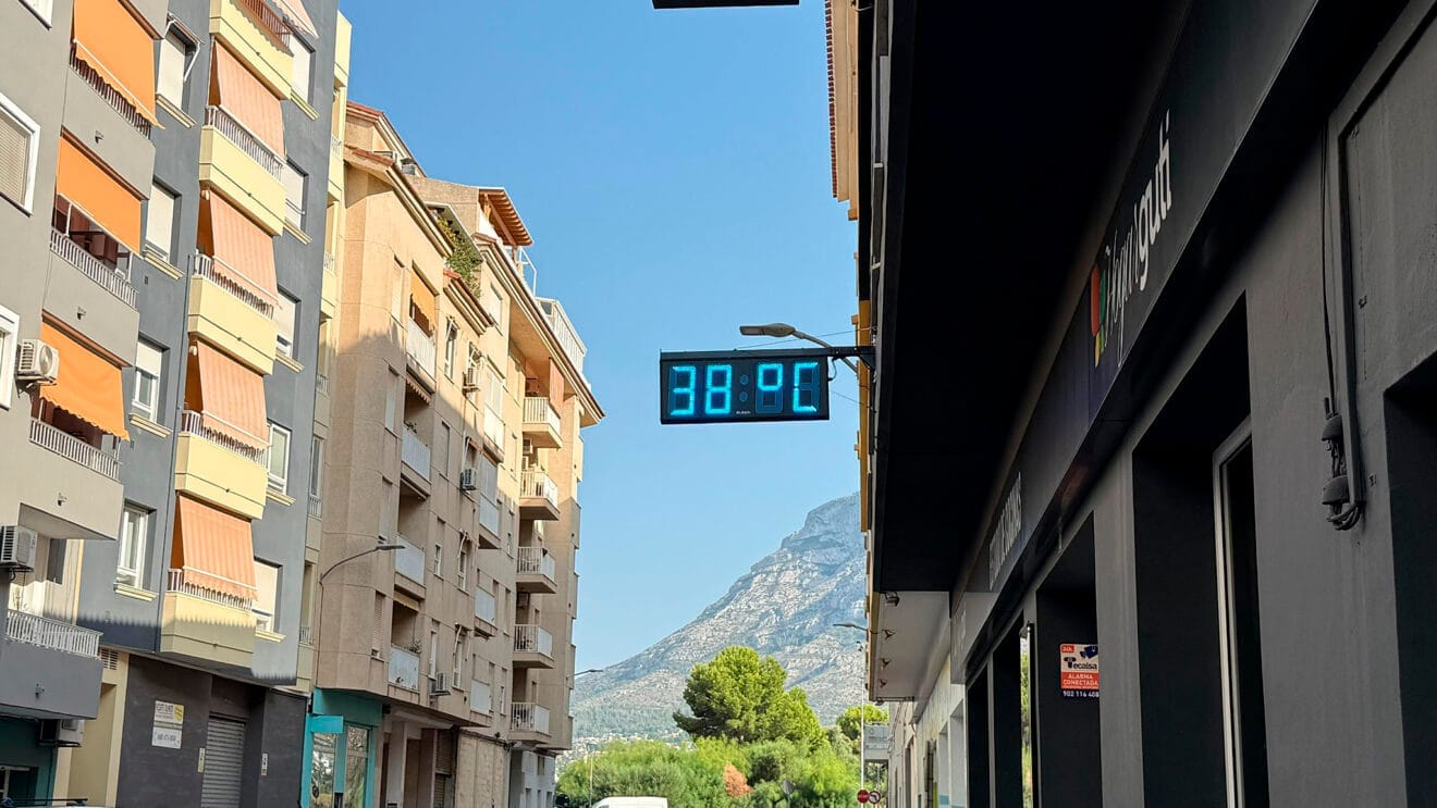 Termómetro en Dénia a 38ºC