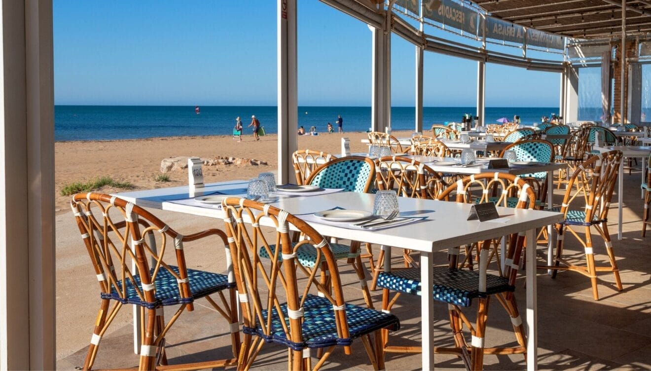 Terraza de Cova del Mero con vistas panorámicas al Mediterráneo