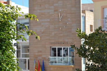 vista del ayuntamiento de calp archivo