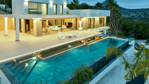 25 anos de experiencia en construccion de piscinas