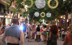 La temporada más turística de la Marina Alta este 2025 confirma tendencias: «La primera quincena de julio ha sido peor» 8 ambiente durante una noche de verano en denia archivo