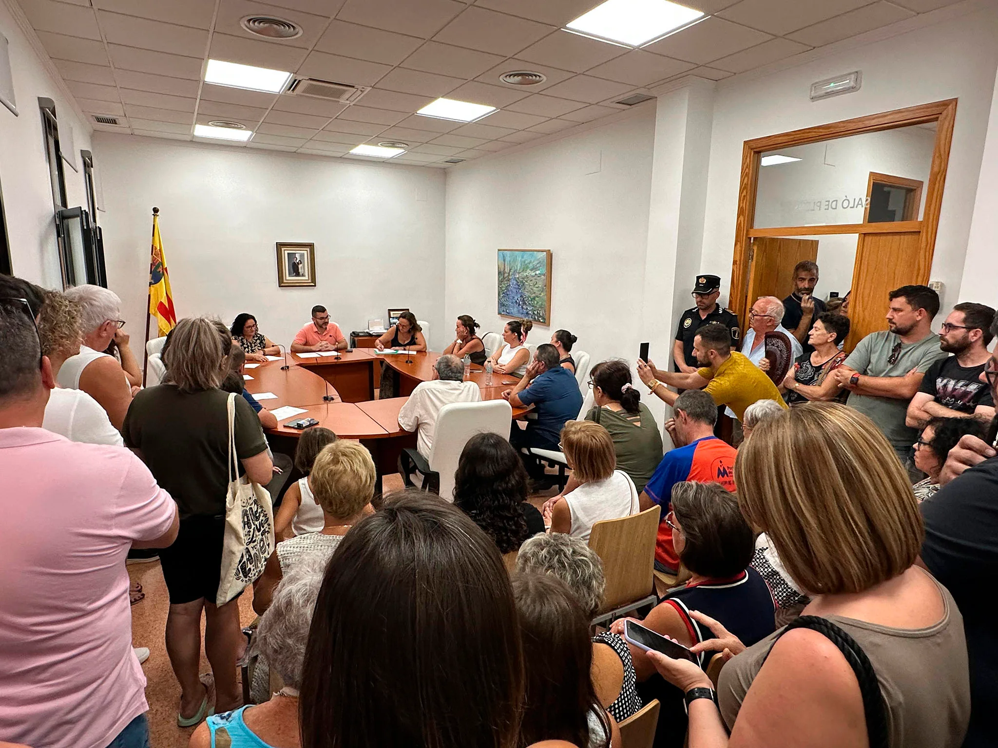asistentes al pleno ordinario de septiembre en els poblets