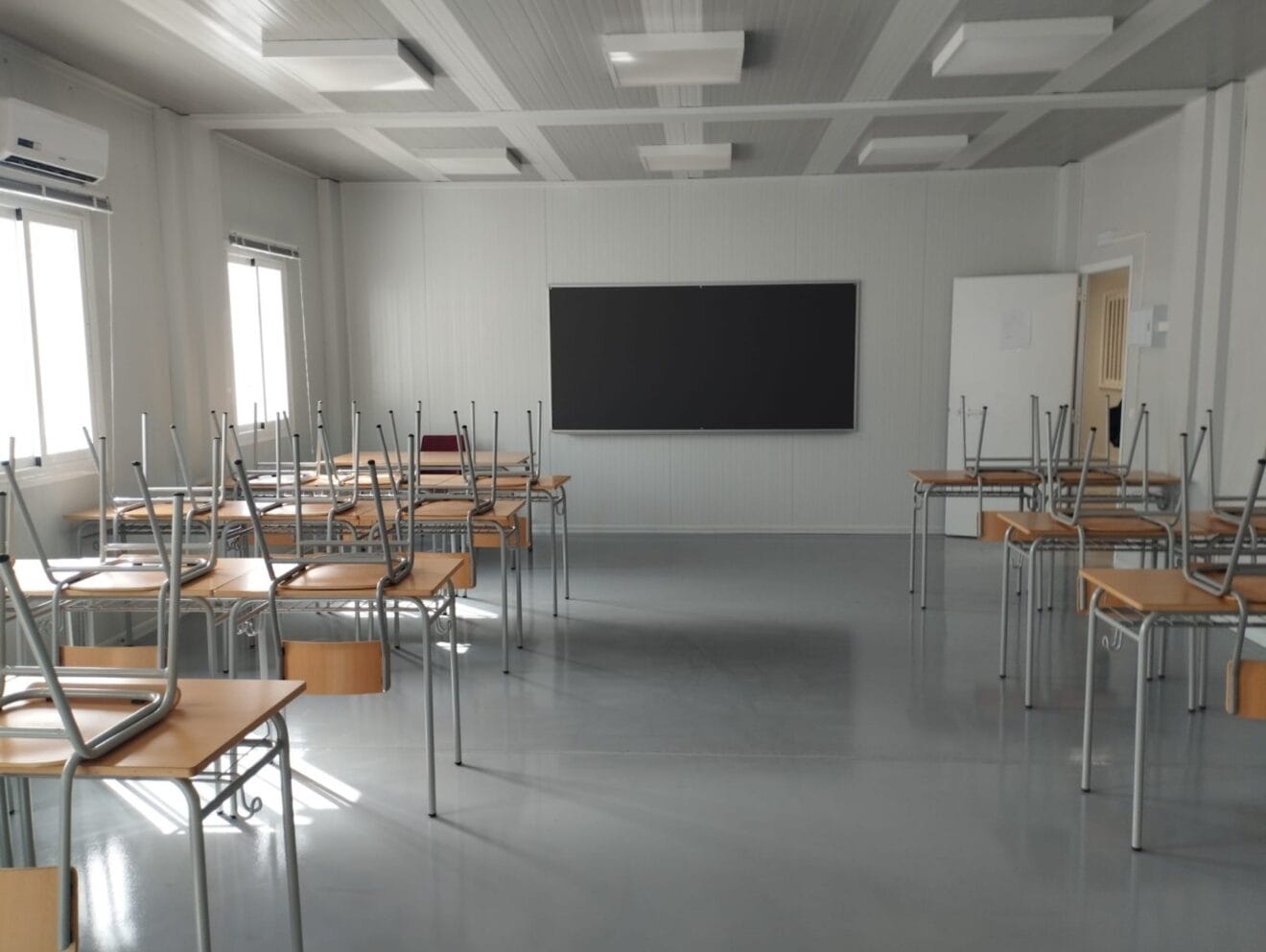 Aula del IES Les Salines vacía