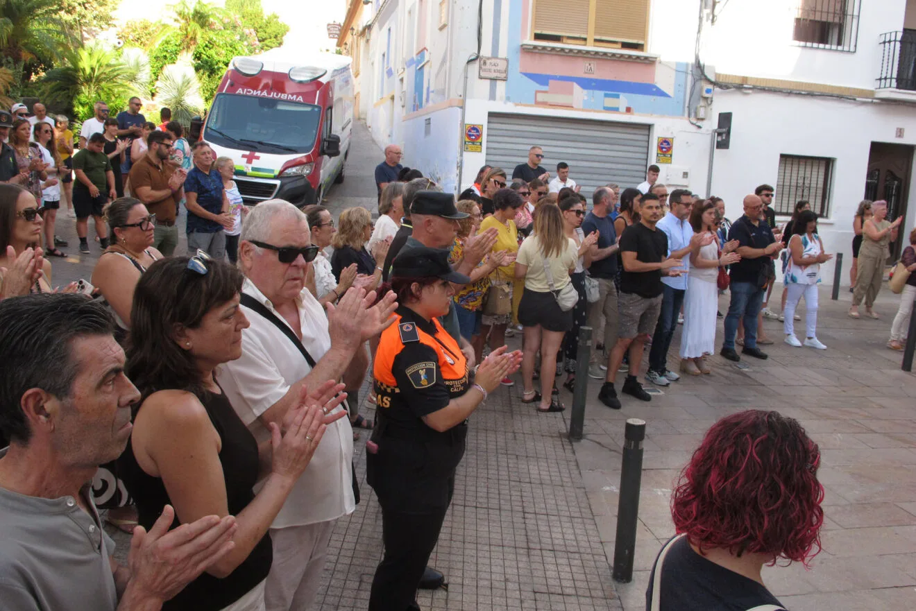 Calp rinde homenaje a las niñas fallecidas 12