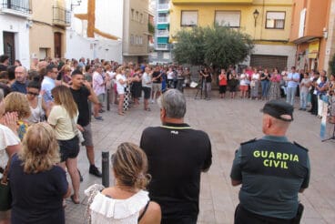 Calp rinde homenaje a las niñas fallecidas 14