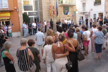 Calp rinde homenaje a las niñas fallecidas 16