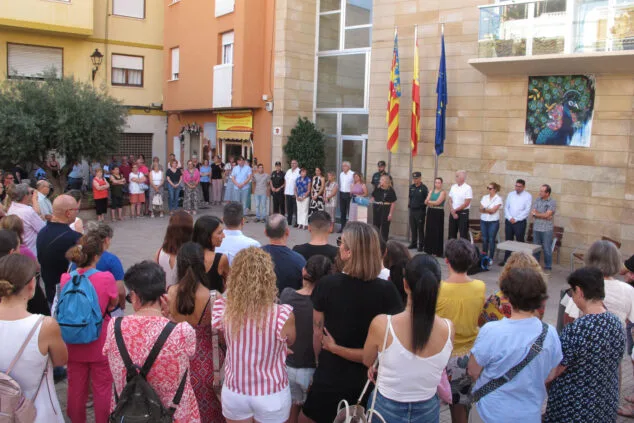 calp rinde homenaje a las ninas fallecidas 18
