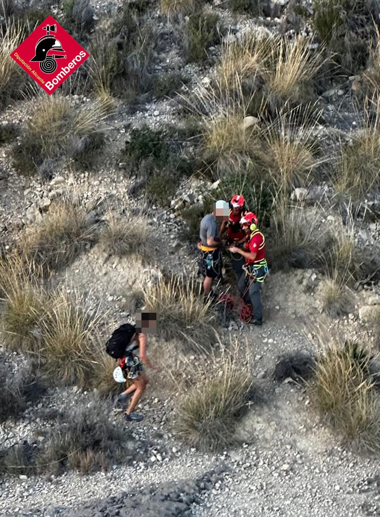Equipo de Bomberos en el rescate al escalador en Calp