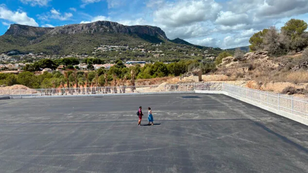 Imagen: Espacio de recreo provisional del IES Les Salines
