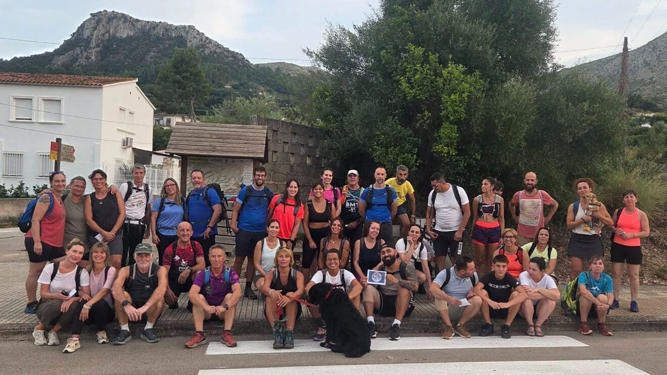 Excursionistas en Pego