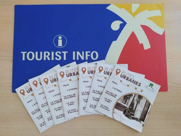 Pego i les Valls presenta el nuevo folleto de Rutas Urbanas 1 Imagen: Folleto de las rutas urbanas de Pego i Les Valls