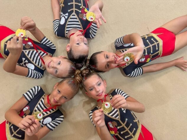 Imagen: Gimnastas de Calp en la competición de Villajoyosa