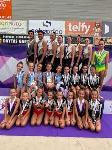 Gimnastas del Club Gimnasia Calpe en el Trofeo de Almoradí