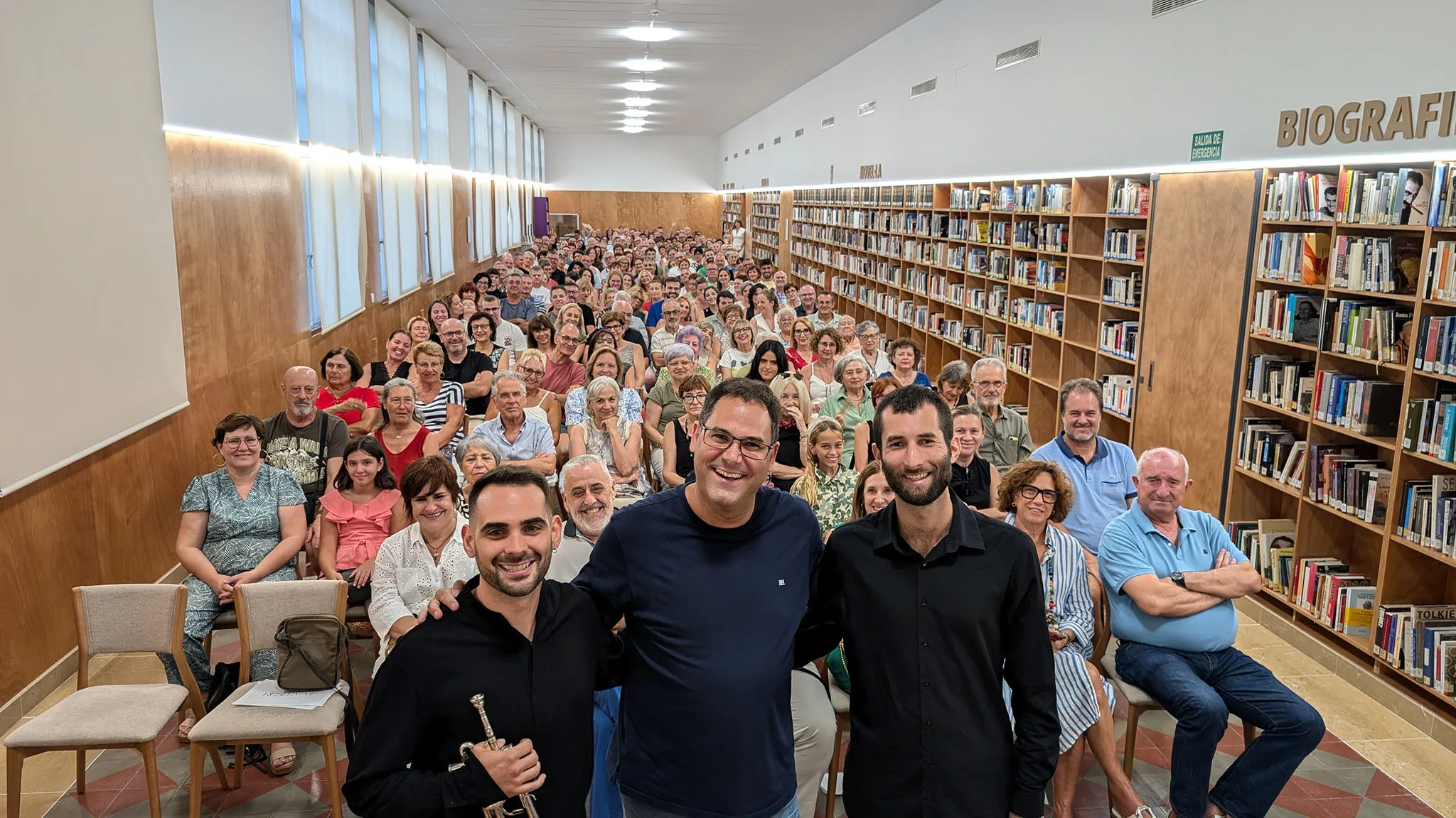 josep gomez alemany y vicent sendra vilanova en el concierto en la biblioteca carmen alemany bay de pego