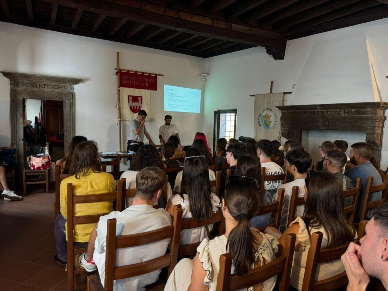 Jóvenes de Pedreguer en una ponencia del proyecto iCARE