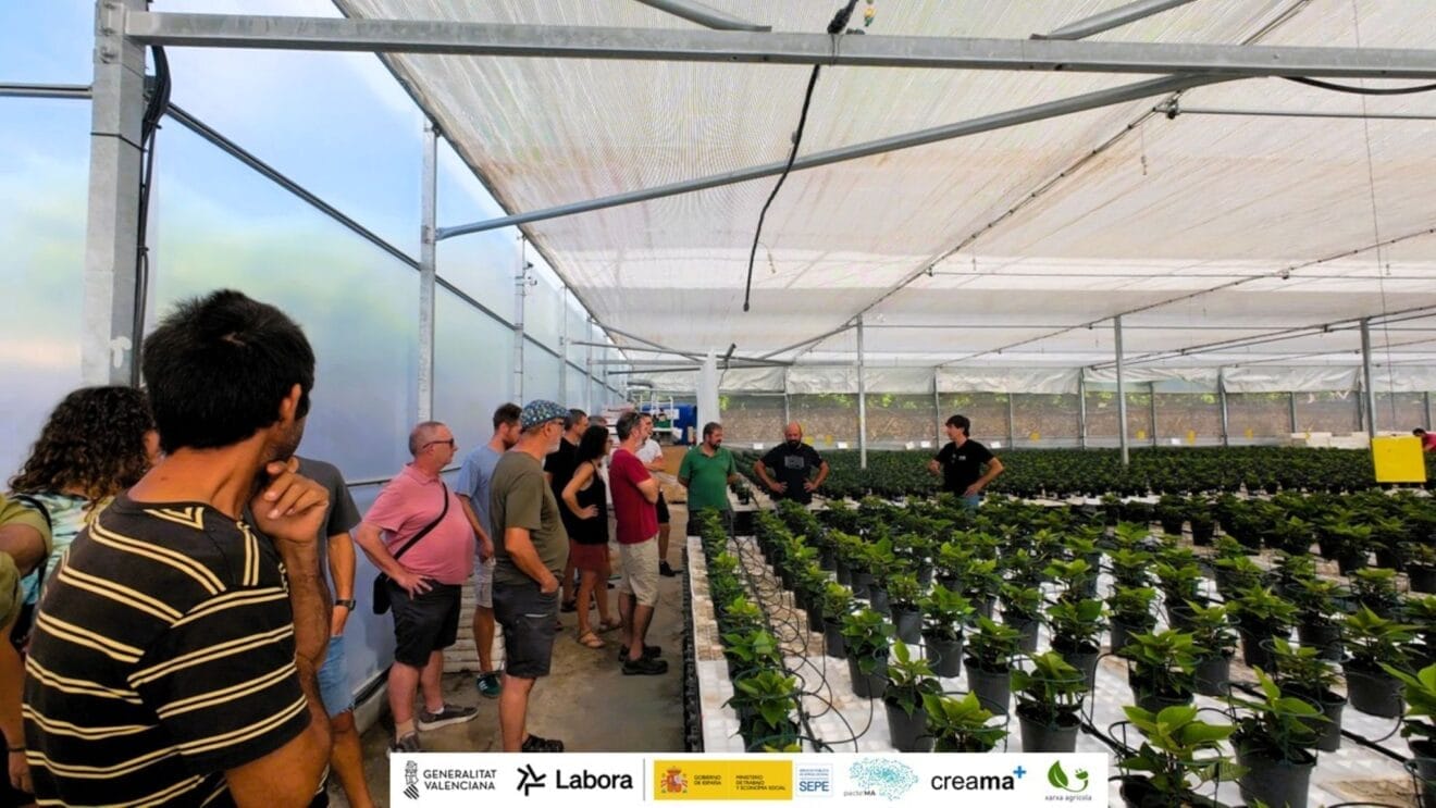 Representantes de productores hortícolas, ganaderos, apicultores, educadores y organizaciones agrarias de la Marina Alta