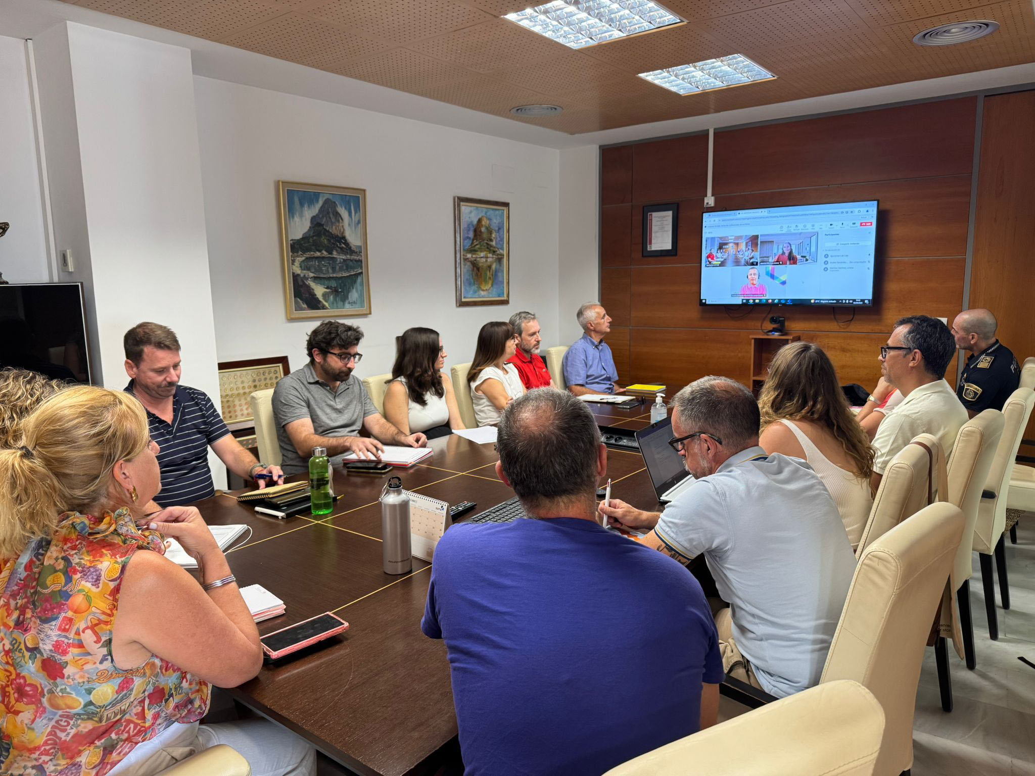 Calp arranca el engranaje para convertirse en Destino Turístico Inteligente 11 reunion del ayuntamiento de calp con segittur