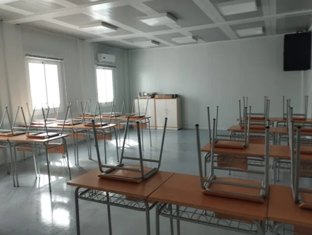 un aula de calp sin alumnos