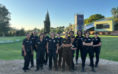 un equipo femenino de ses seguridad garantiza la seguridad del la sella open