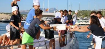 Una de las embarcaciones participantes en una edición de Gourmet Race