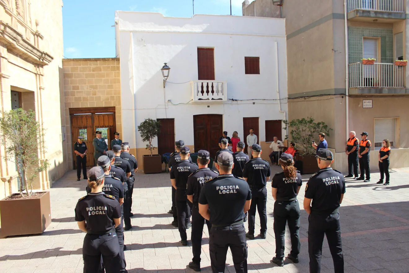 Acto por el Día de los Ángeles Custodios en Benitatxell con la Policía Local