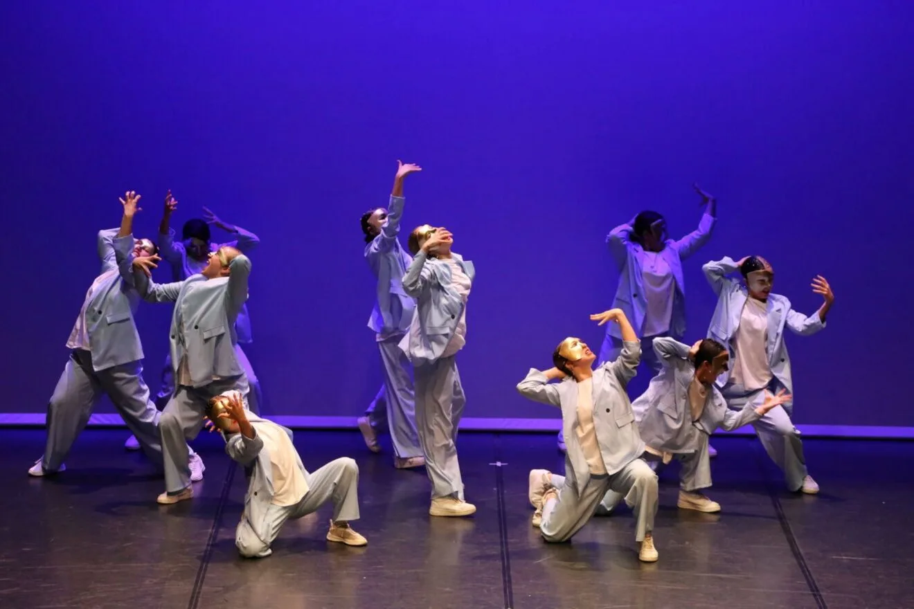 Alumnas de Calp de Ada bailando