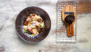 ambiente relajado en mediterrasian frente al mar