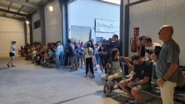 Asistentes a la inauguración del Rocódromo Municipal de Benissa