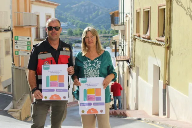 benitatxell organiza dos charlas para orientar a la ciudadania sobre como actuar y donde acudir ante una emergencia