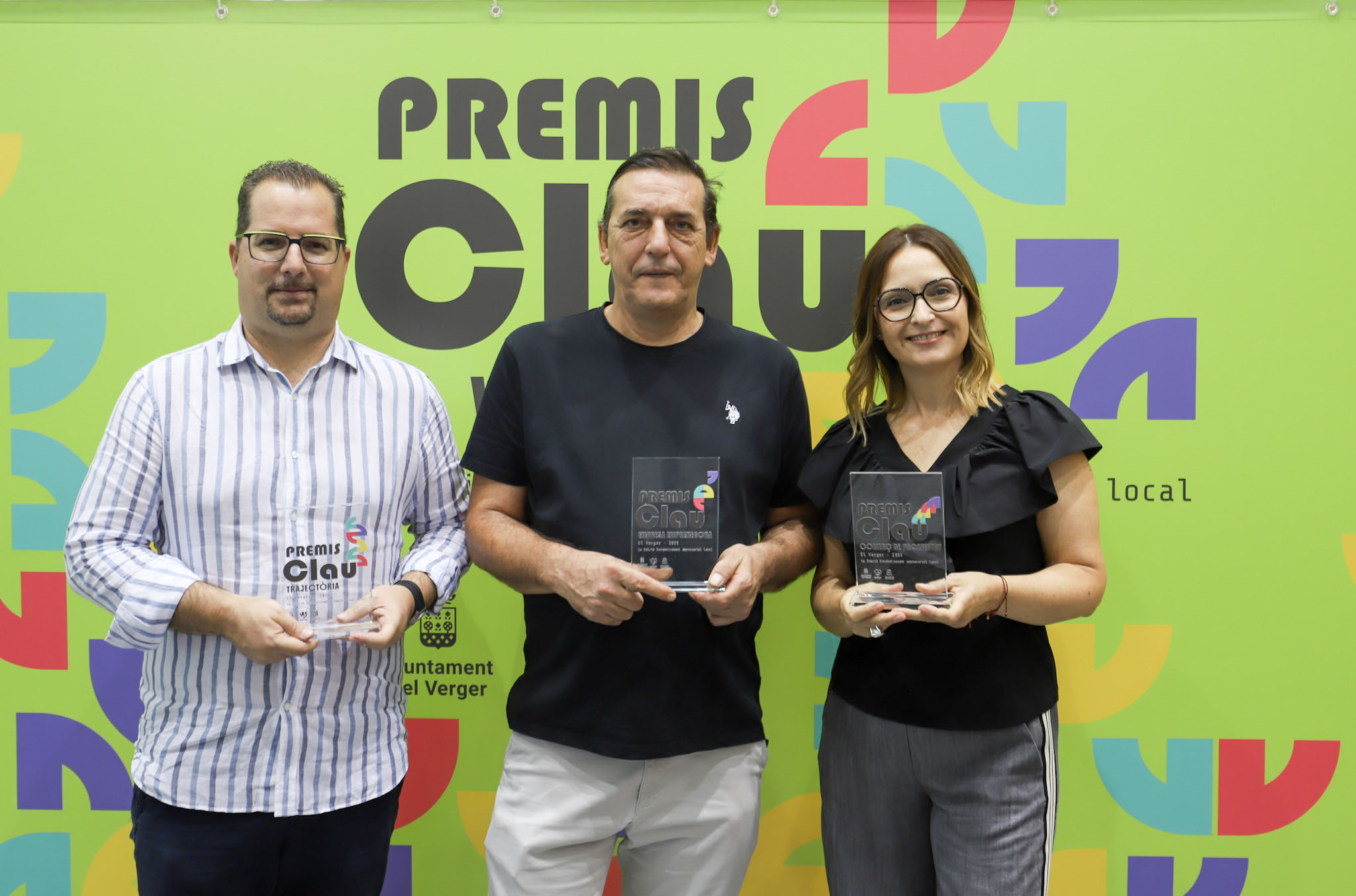 El Verger reconoce la excelencia de su comercio local con la primera edición de los Premis Clau 3 benjamin alminana juan jose perez y julia mas ganadores de los i premis clau del verger